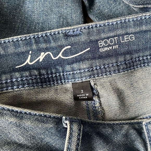 INC- NWT Flare Leg Curvy Fit Denim Jeans with Sparkly Diamond Rhinestone Size 2 - Picture 7 of 7